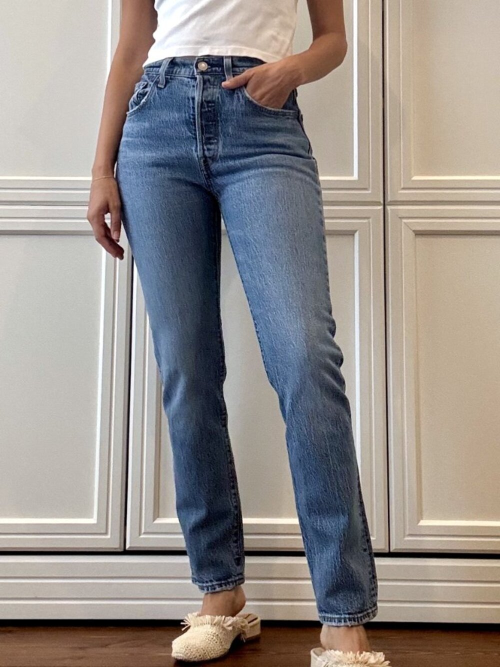 Levi's 501 Jeans — Women's W26 L30, Mid Blue
